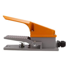 Prekidač nožni 380VAC/220VDC 15A 200x125x98mm; LT4